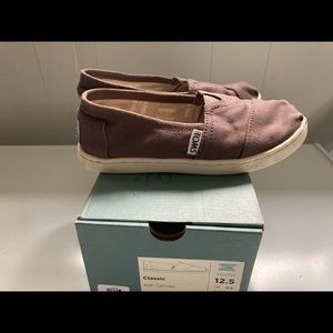 Kids Tom’s shoes